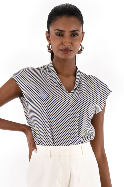 HIGH NECK TOP